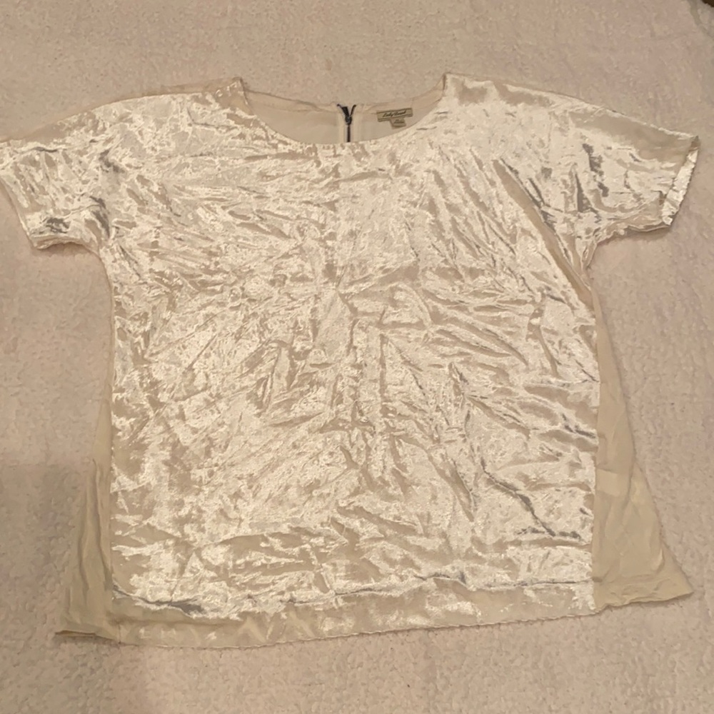 Lucky Brand Cream Crushed Velvet Short Sleeve Size Medium